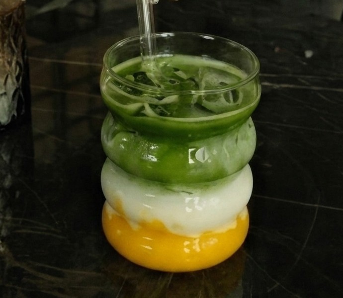 Matcha mit Mangopüree